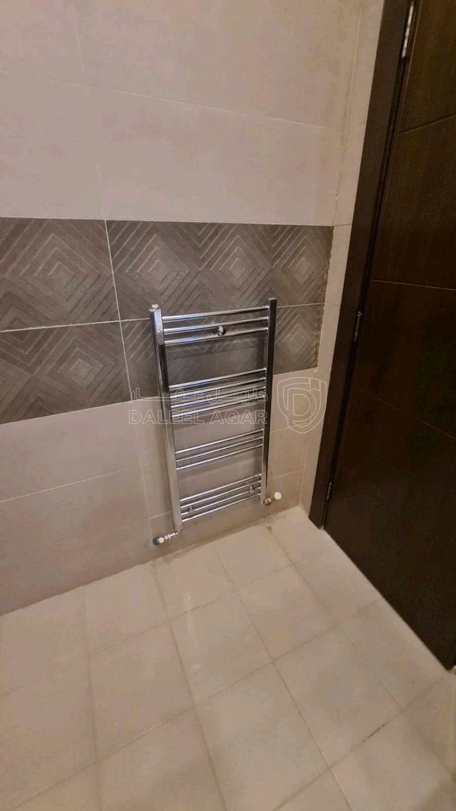 شقة في الضهير - 120,000 دأ - صورة 1