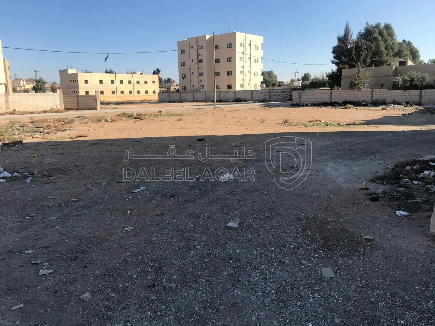 أرض في الزرقاء ضليل قرب مثلث المصانع خلف ملعب صدى الظليل - 20,000 دأ - صورة 1