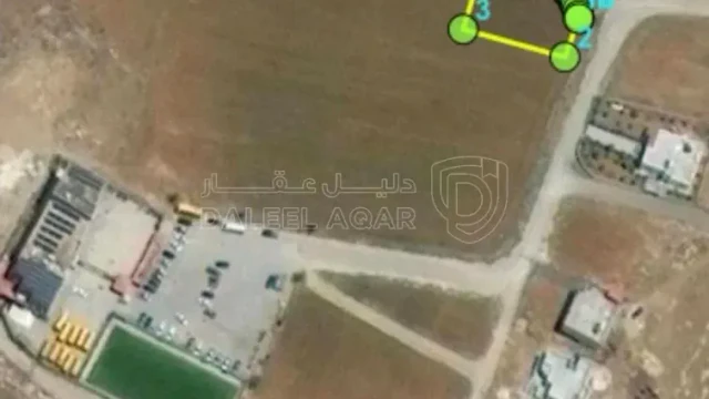 أرض - الكرك - عزرا بجانب مدرسة الفرسان - 16500 دأ