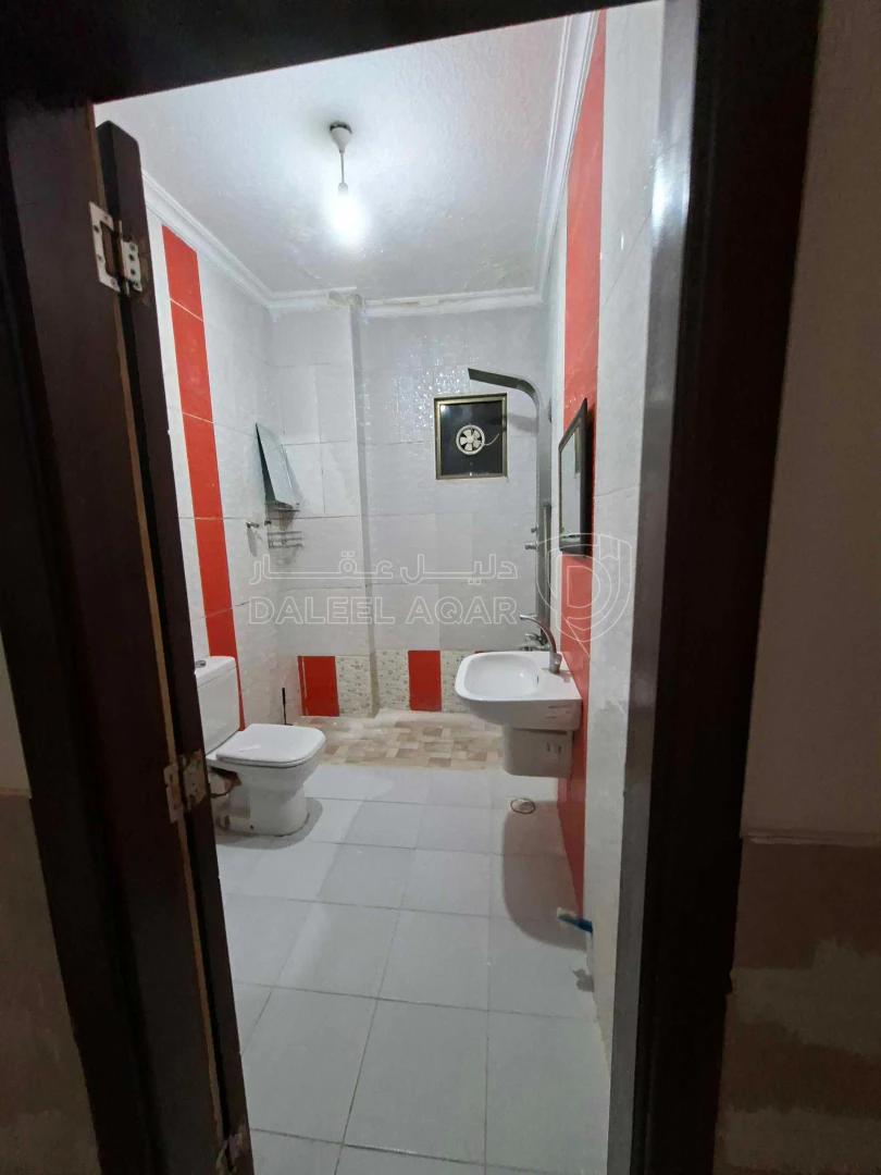 شقة في ابو السوس  - 70,000 دأ - صورة 1