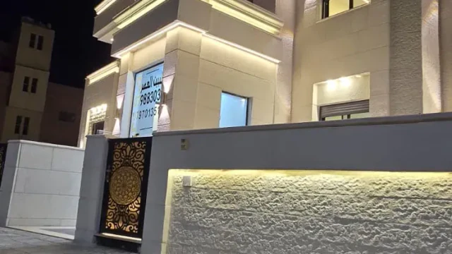 شقة - العقبة - المنطقة السكنية العاشرة - الجهة الشرقية - 40000 دأ