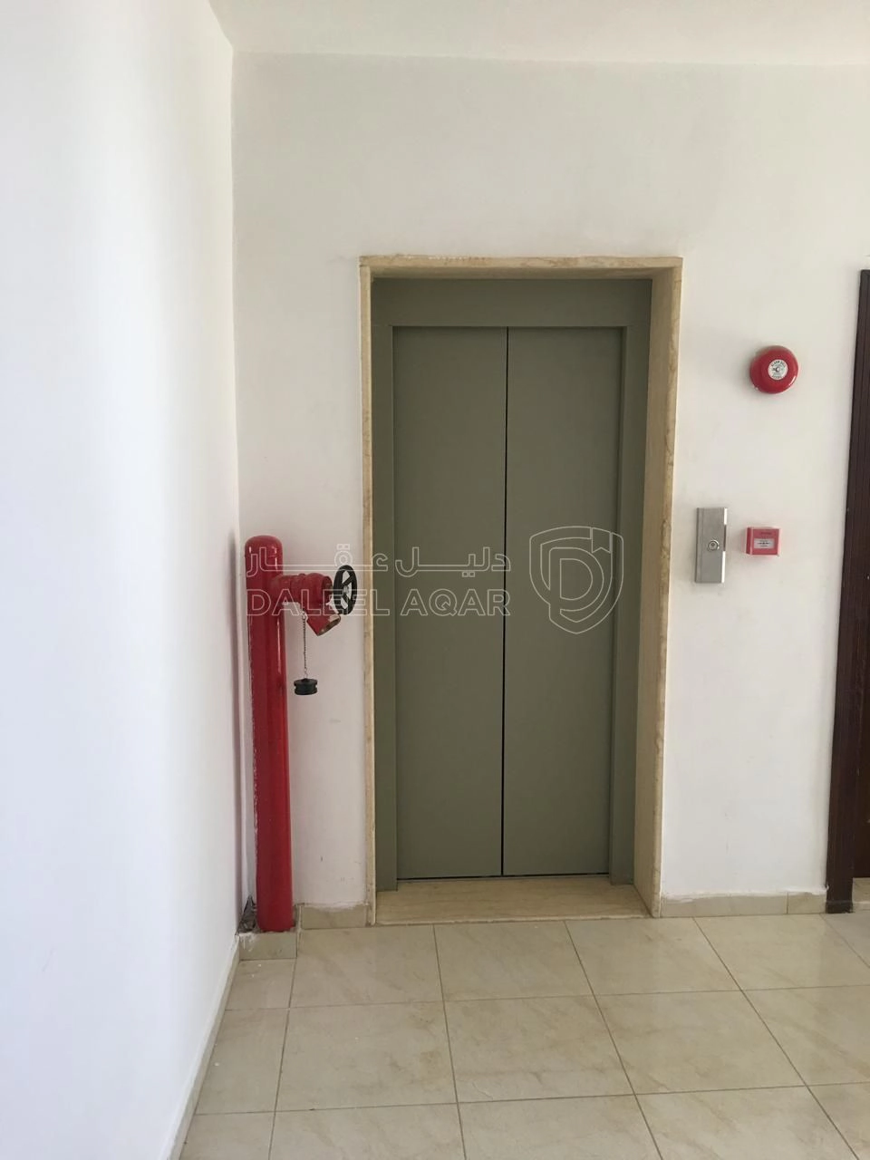 شقة في بناية  - 36,000 دأ - صورة 1