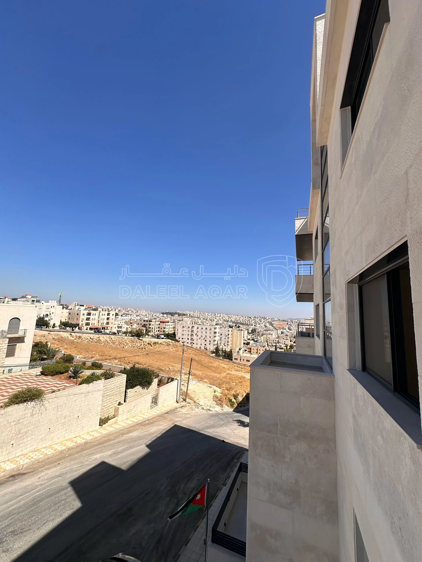 شقة في شقة مميزة باطلالة بانورامية بضاحية الرشيد للبيع - 125,000 دأ - صورة 13