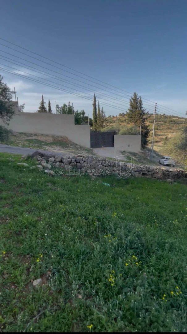 أرض في السلط إم جوزه قرب منتزه زي  - 32,000 دأ - صورة 1
