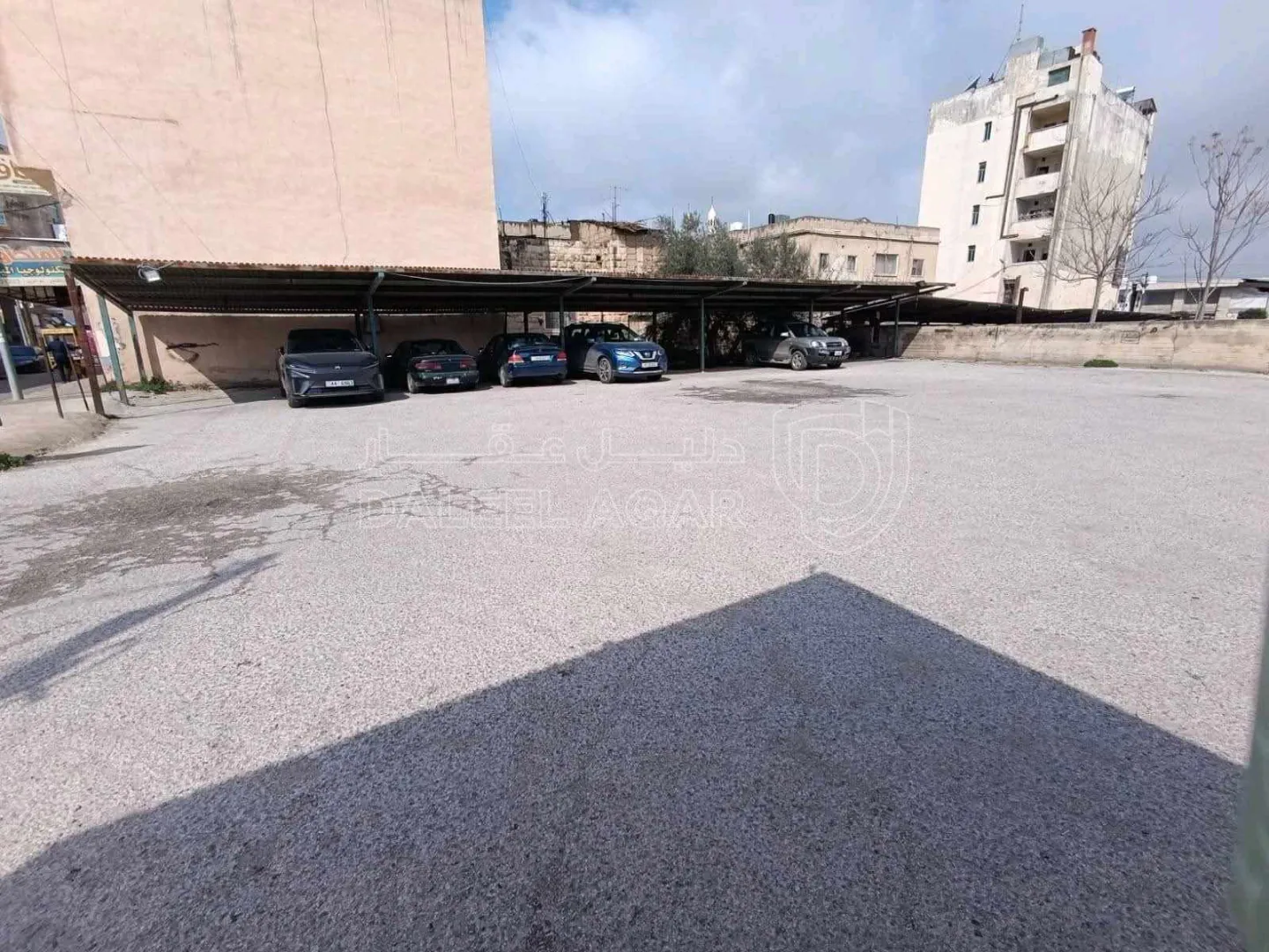 أرض في قطعة ارض مميزة من المالك مباشرة(الموقع اربد شارع ا - 180,000 دأ - صورة 1