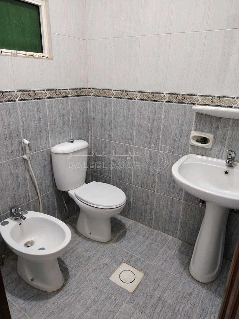 شقة في طبربور قرب مسجد عمر بن الخطاب وحديقة المحامين  - 66,000 دأ - صورة 14