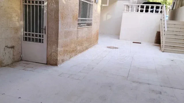 شقة - طبربور قرب مسجد عمر بن الخطاب وحديقة المحامين  - 66000 دأ
