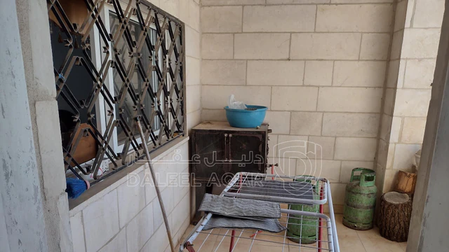 شقة في اربد الحي الجنوبي قرب حديقة اعمار اربد - 45,000 دأ - صورة NaN