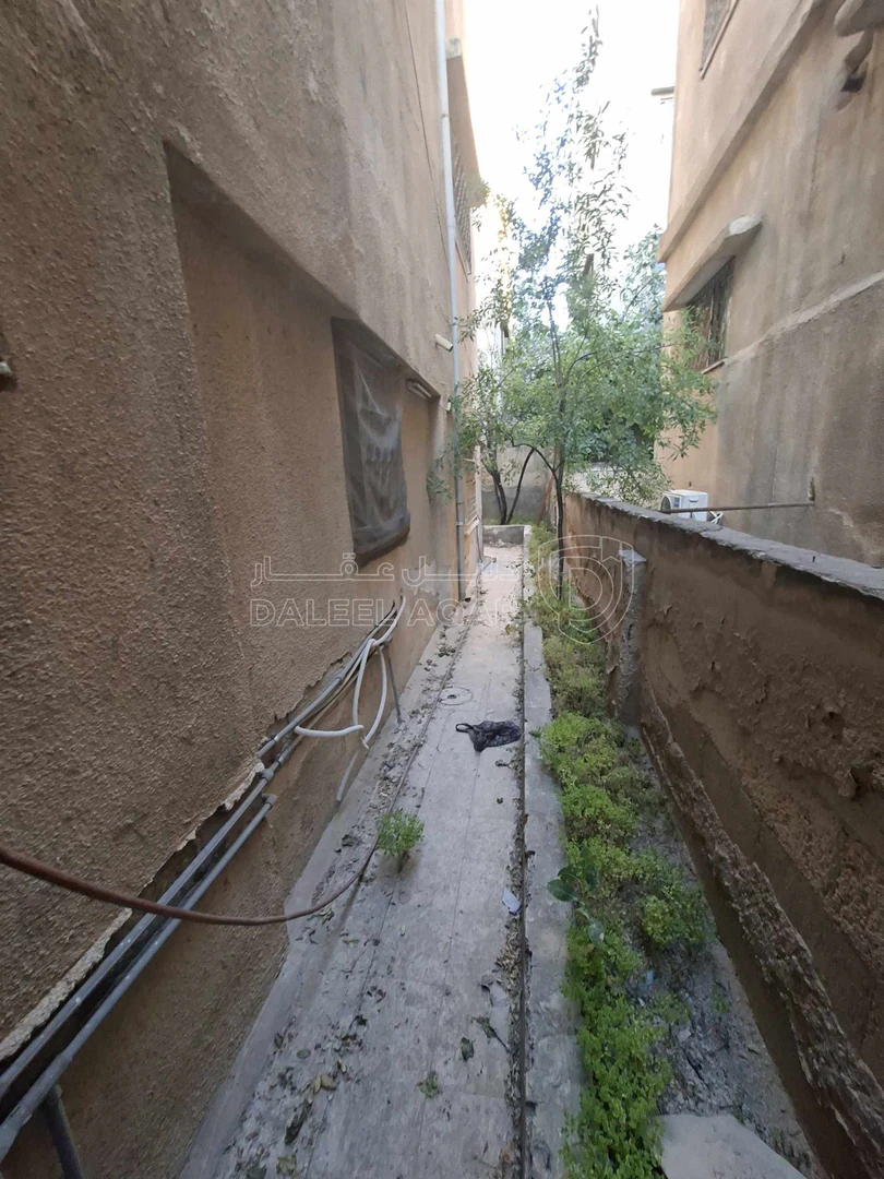 فيلا/منزل في  جبل المنارة التطوير الحضري - 50,000 دأ - صورة 1