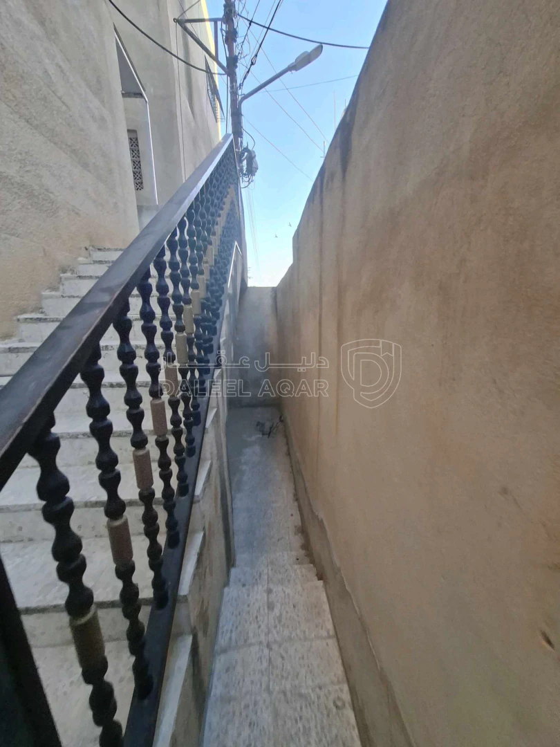 فيلا/منزل في  جبل المنارة التطوير الحضري - 50,000 دأ - صورة 1