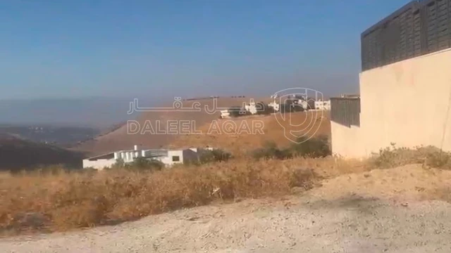 أرض في ارض مميزة جدا في السرو لبناء فيلا العمر - 165,000 دأ - صورة NaN