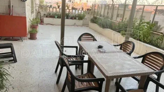 شقة - 🏡 للبيع – شقة بإطلالة ساحرة على وادي الشجرة ومنطقة الدبابنة / السلط – إسكان المهندسين - 65000 دأ