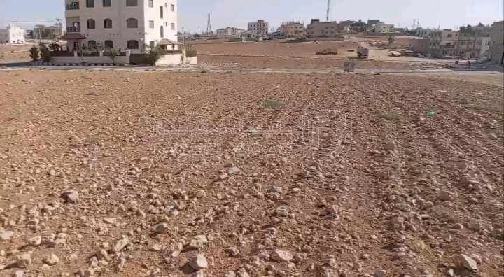 أرض في بلقرب من ديوان ابو سبيتان و الشارع العام  - 29,000 دأ - صورة 1