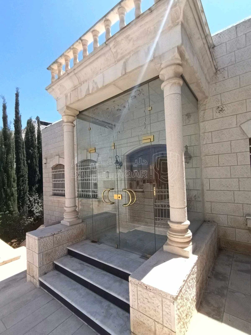 فيلا/منزل في عمان الرحمانيه شارع قدري يوسف الكلوب - 400,000 دأ - صورة 1