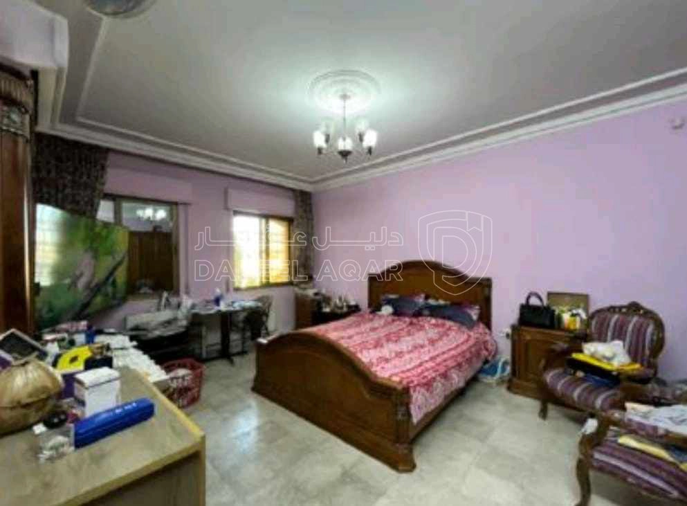 فيلا/منزل في عمان الرحمانيه شارع قدري يوسف الكلوب - 400,000 دأ - صورة 1