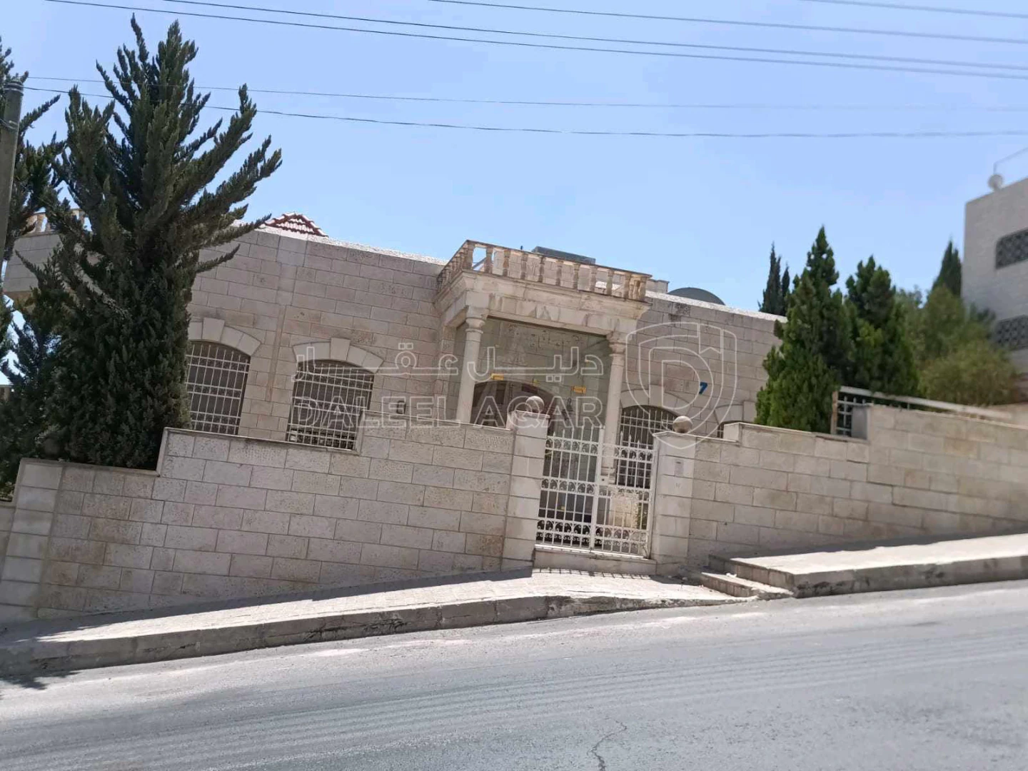 فيلا/منزل في عمان الرحمانيه شارع قدري يوسف الكلوب - 400,000 دأ - صورة 1