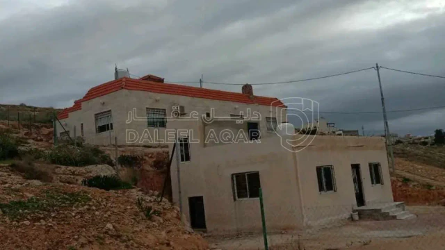 أرض - قطعة أرض مبني عليها سكن طلابي اوتعليمي مساحة ٦٠ م - 41000 دأ