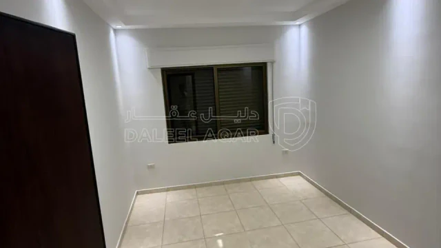 شقة - قرب اشارة الغاز - خلف مدارس الارتقاء  - 45000 دأ