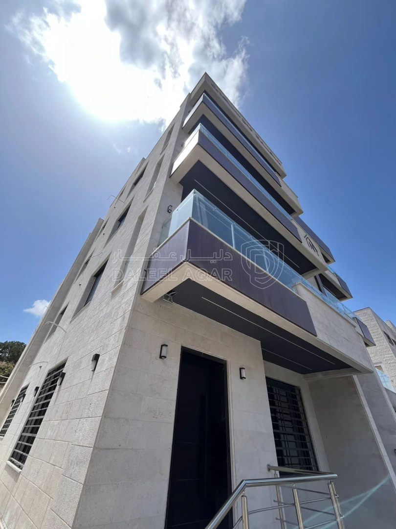 شقة في ارضي تشطيب فلل في مرج الحمام اسكان عالية   - 168,000 دأ - صورة 1