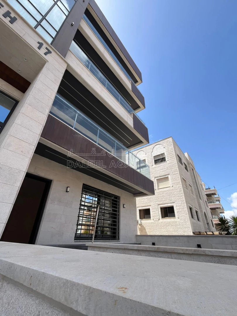 شقة في ارضي تشطيب فلل في مرج الحمام اسكان عالية   - 168,000 دأ - صورة 1