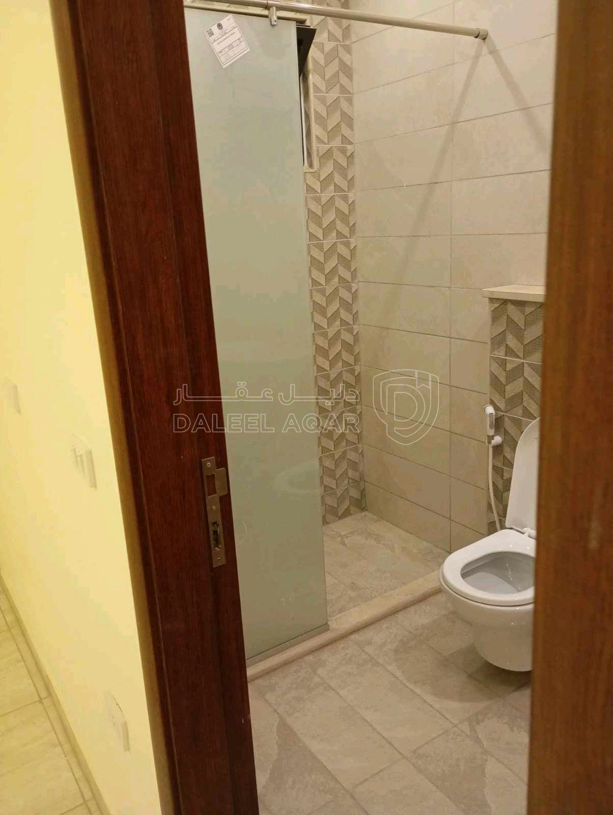 شقة في عمان مقابل صاله الفيروز  - 60,000 دأ - صورة 1
