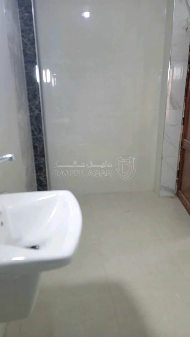 شقة في الشميساني،  خلف مبنى القطرية،  ٢٠م عن السيفوي،   - 165,000 دأ - صورة 1
