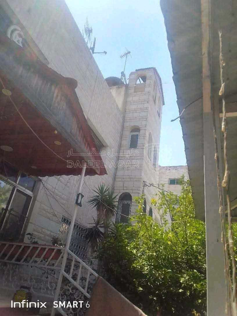 فيلا/منزل في اربد منطقة الرابيه شارع القنيطرة قرب مسجد علياء ال - 280,000 دأ - صورة 1