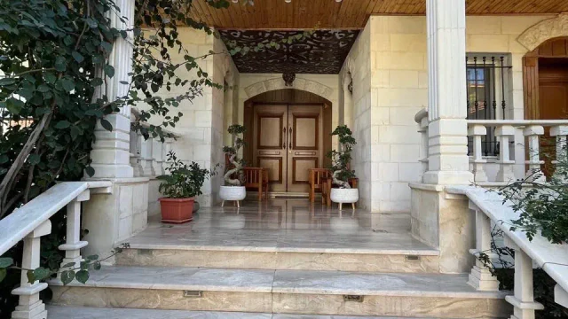 مبنى - قرب مدارس النزهة - 560000 دأ