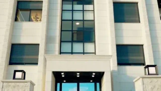 شقة - خلف مديرية الدفاع المدني  - 70000 دأ