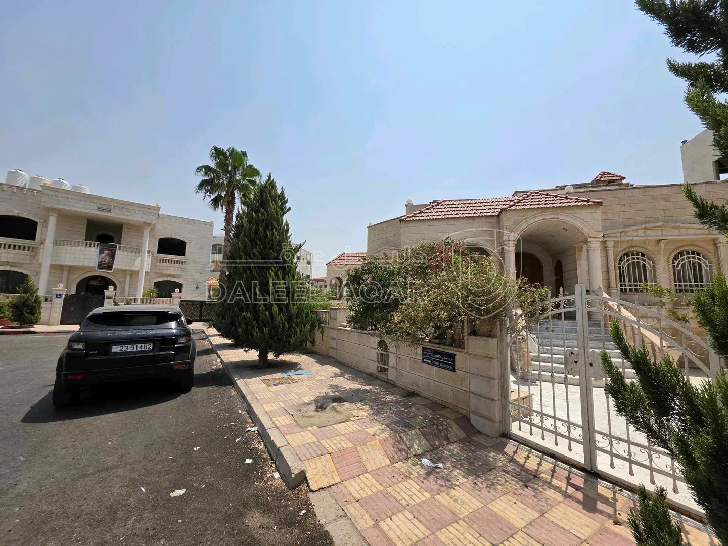فيلا/منزل في المقابلين حي ابو الراغب  - 450,000 دأ - صورة 1
