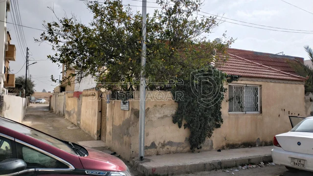 فيلا/منزل - المفرق حي الفدين قرب المقبره القديمه - 16500 دأ