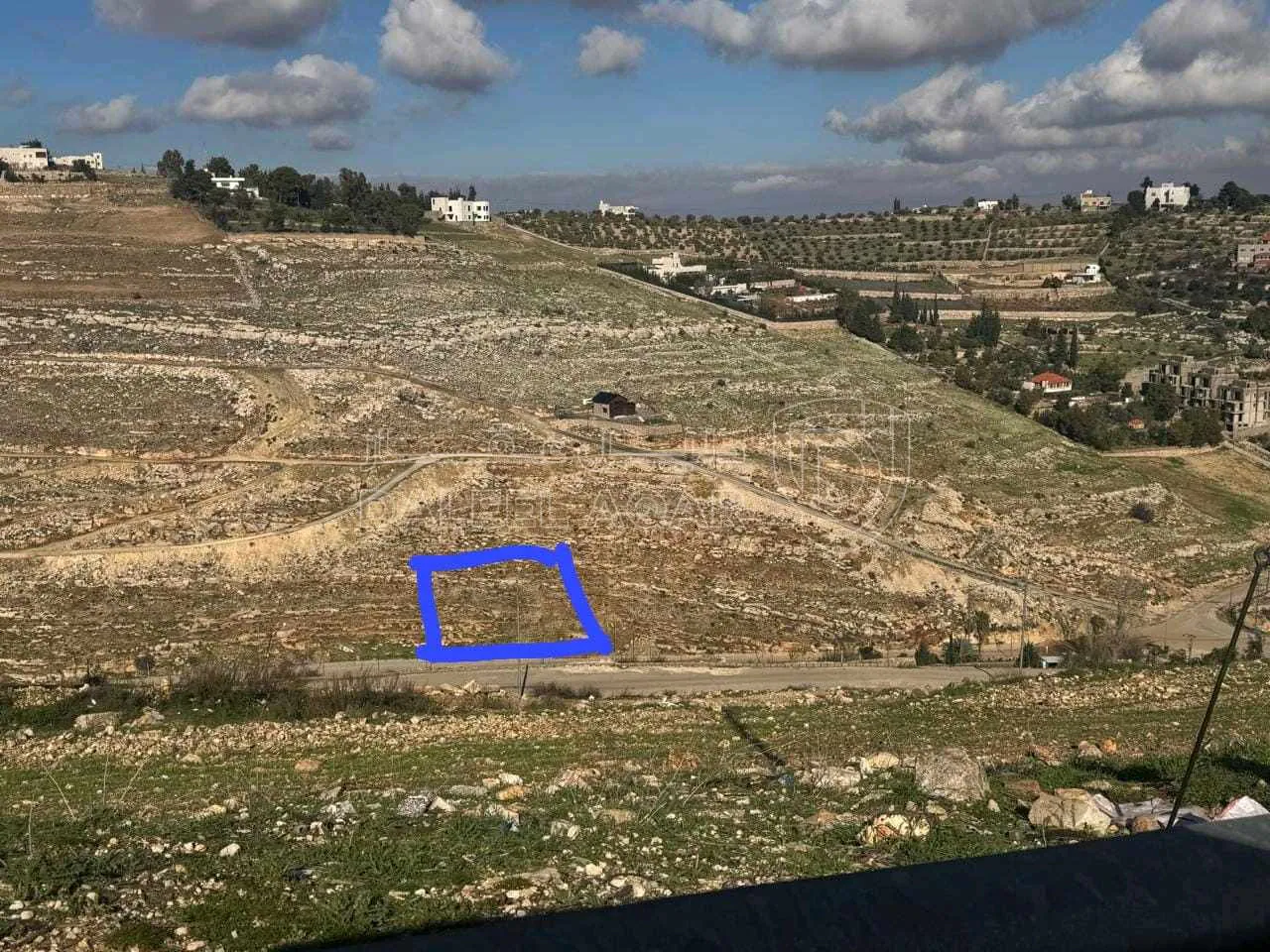 أرض في السلط وادي الخاضة قرب جامعة عمان الأهلية  - 37,000 دأ - صورة 1