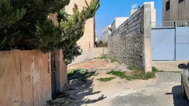 أرض - ارض سكنية في الزهور من المالك - 85000 دأ