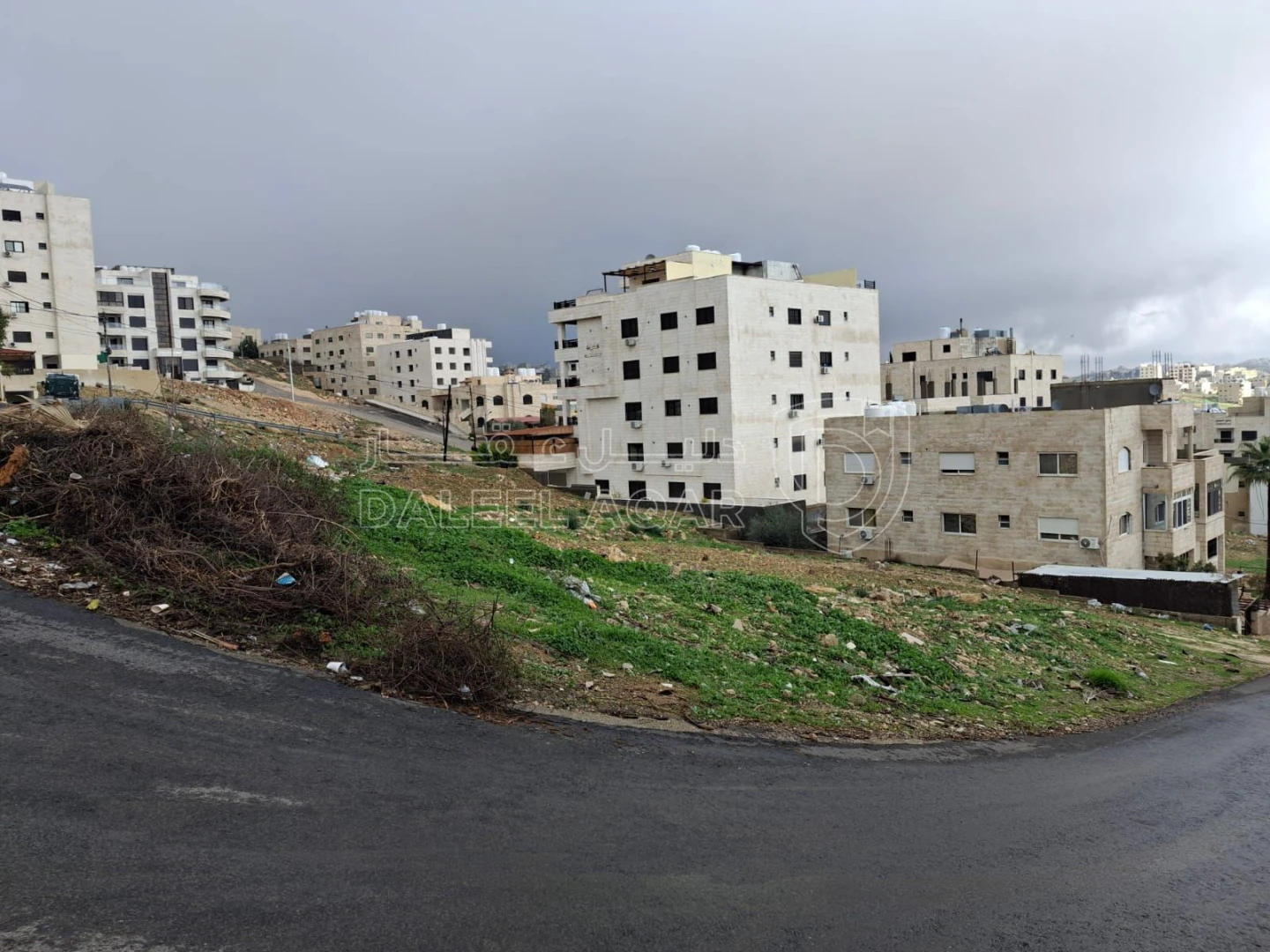 أرض في ابو السوس حوض الذراع بالقرب من أكاديمية البنون - 190,000 دأ - صورة 1