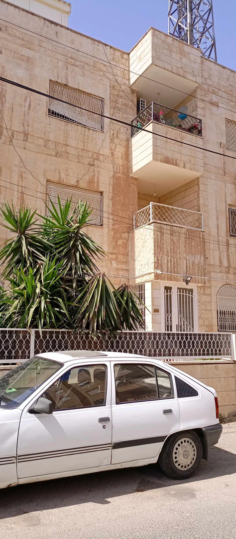 مبنى في الرابية بجانب مركز التراث الفلسطيني - 700,000 دأ - صورة 1