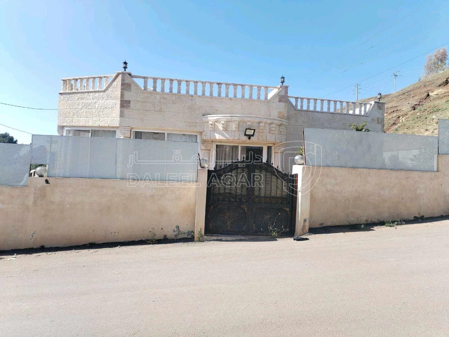 فيلا/منزل في اربد ايدون قرب مستشفى الأمير راشد بن الحسن العسكري - 320,000 دأ - صورة 1