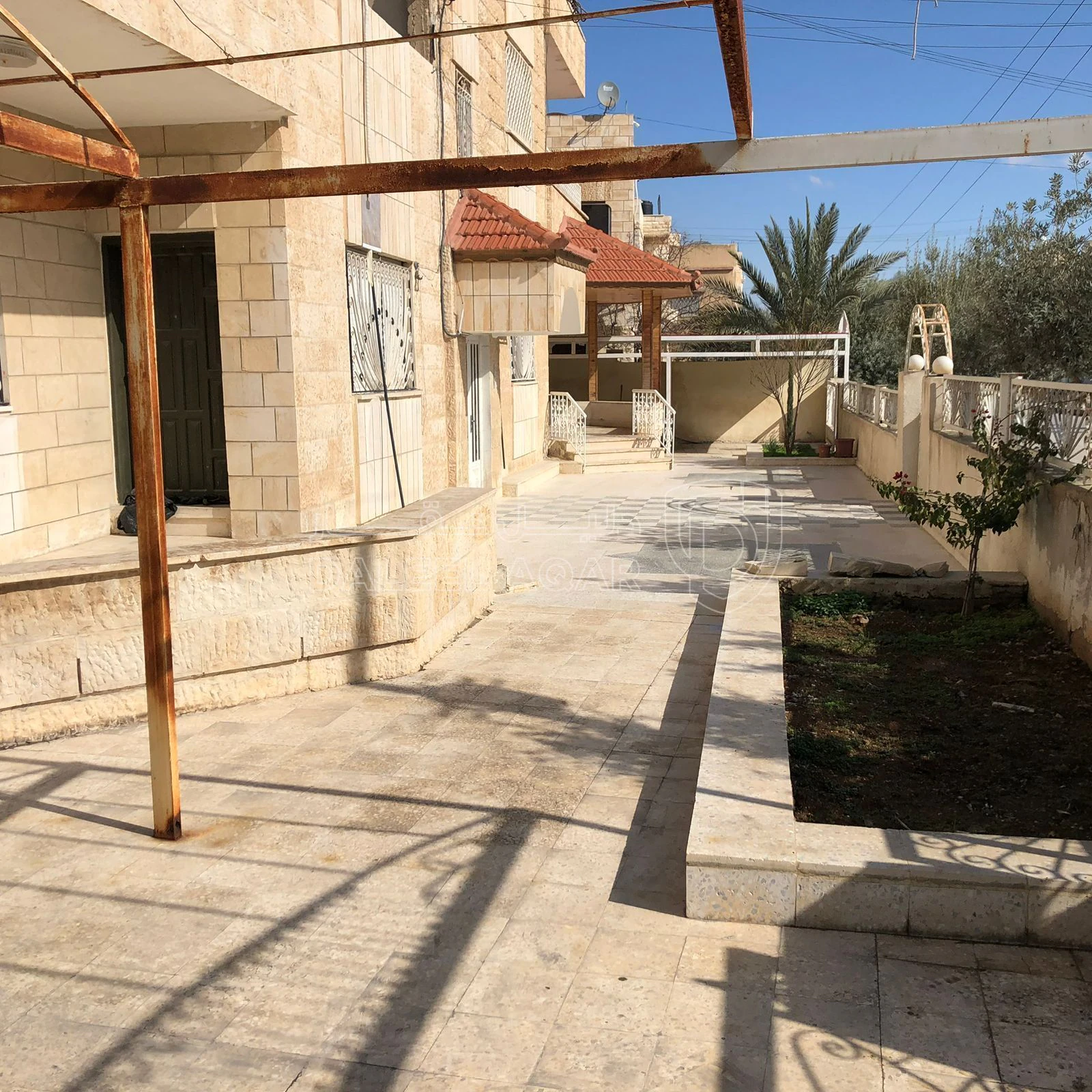 مبنى في فرصة استثمارية مميزة عمارة سكنية على شارع تجاري  - 510,000 دأ - صورة 6