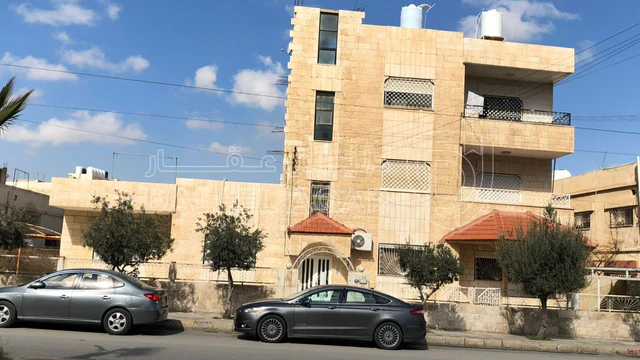 مبنى - فرصة استثمارية مميزة عمارة سكنية على شارع تجاري  - 510000 دأ