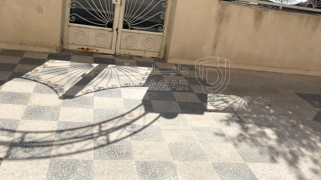 مبنى في فرصة استثمارية مميزة عمارة سكنية على شارع تجاري  - 510,000 دأ - صورة NaN