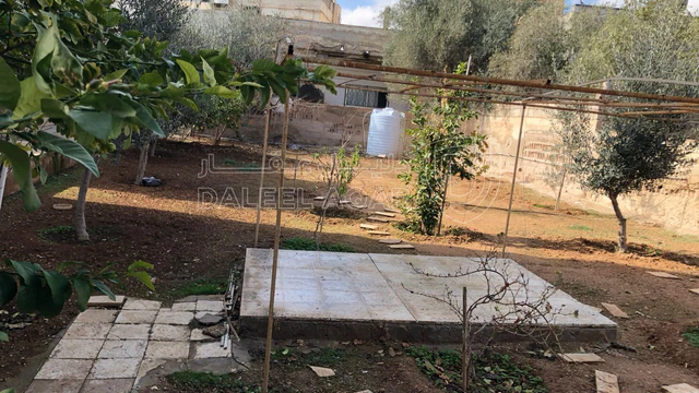 مبنى في فرصة استثمارية مميزة عمارة سكنية على شارع تجاري  - 510,000 دأ - صورة NaN