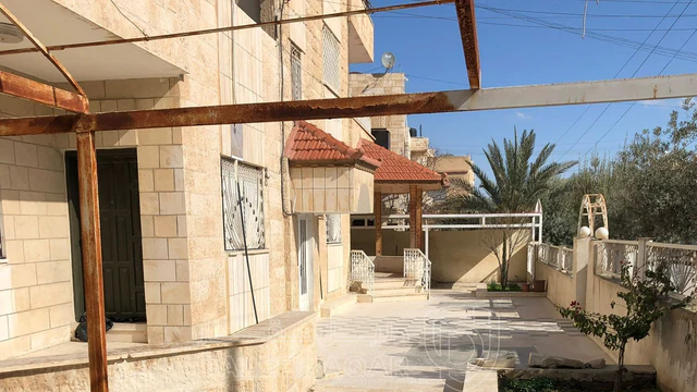 مبنى في فرصة استثمارية مميزة عمارة سكنية على شارع تجاري  - 510,000 دأ - صورة NaN