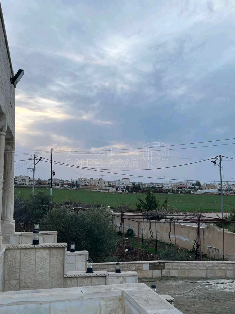 فيلا/منزل في اربد الصريح شرق الترخيص  - 250,000 دأ - صورة 1