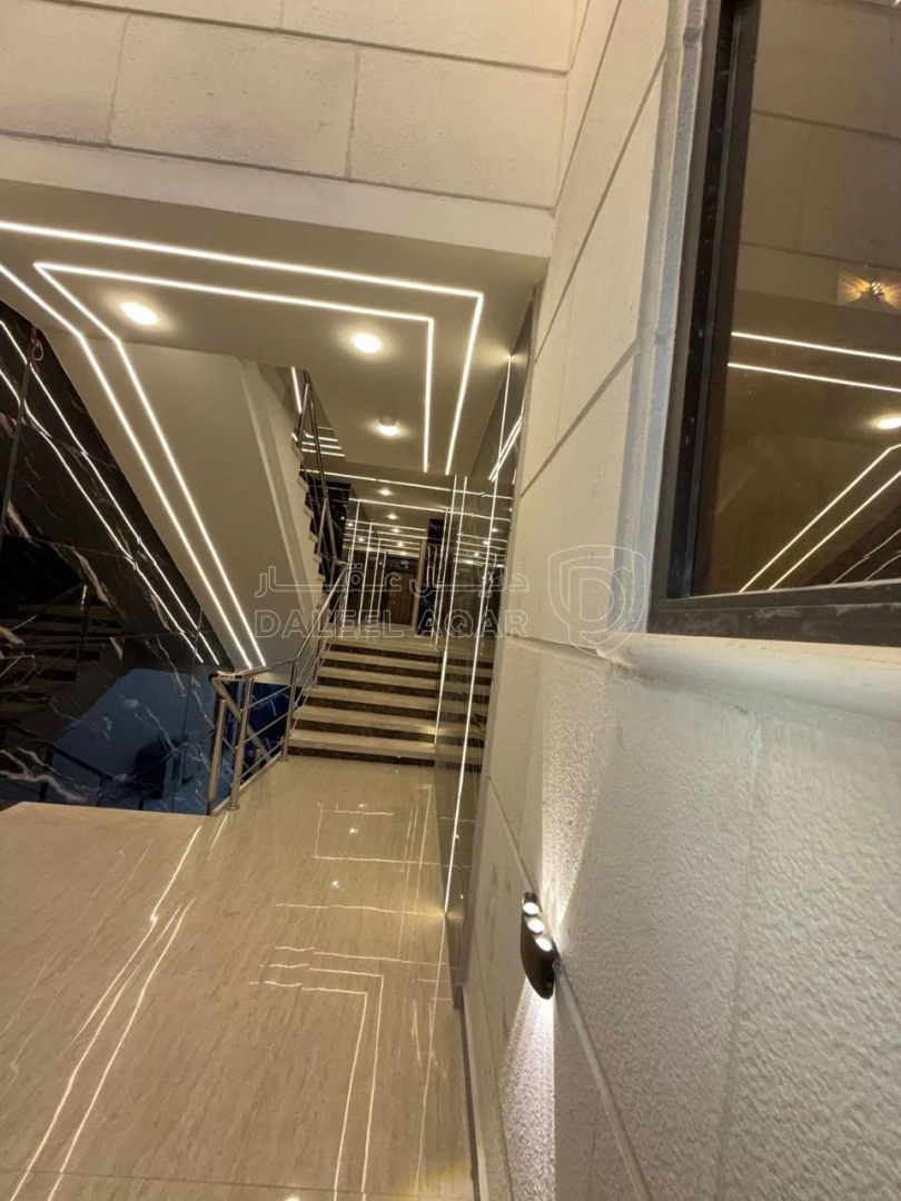 شقة في البنيات- حي المرعي- قرب مدارس الحصاد - 115,000 دأ - صورة 1