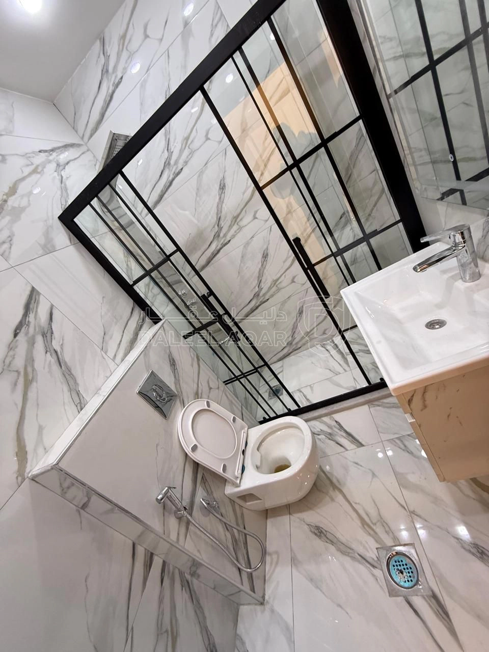 شقة في البنيات- حي المرعي- قرب مدارس الحصاد - 115,000 دأ - صورة 1