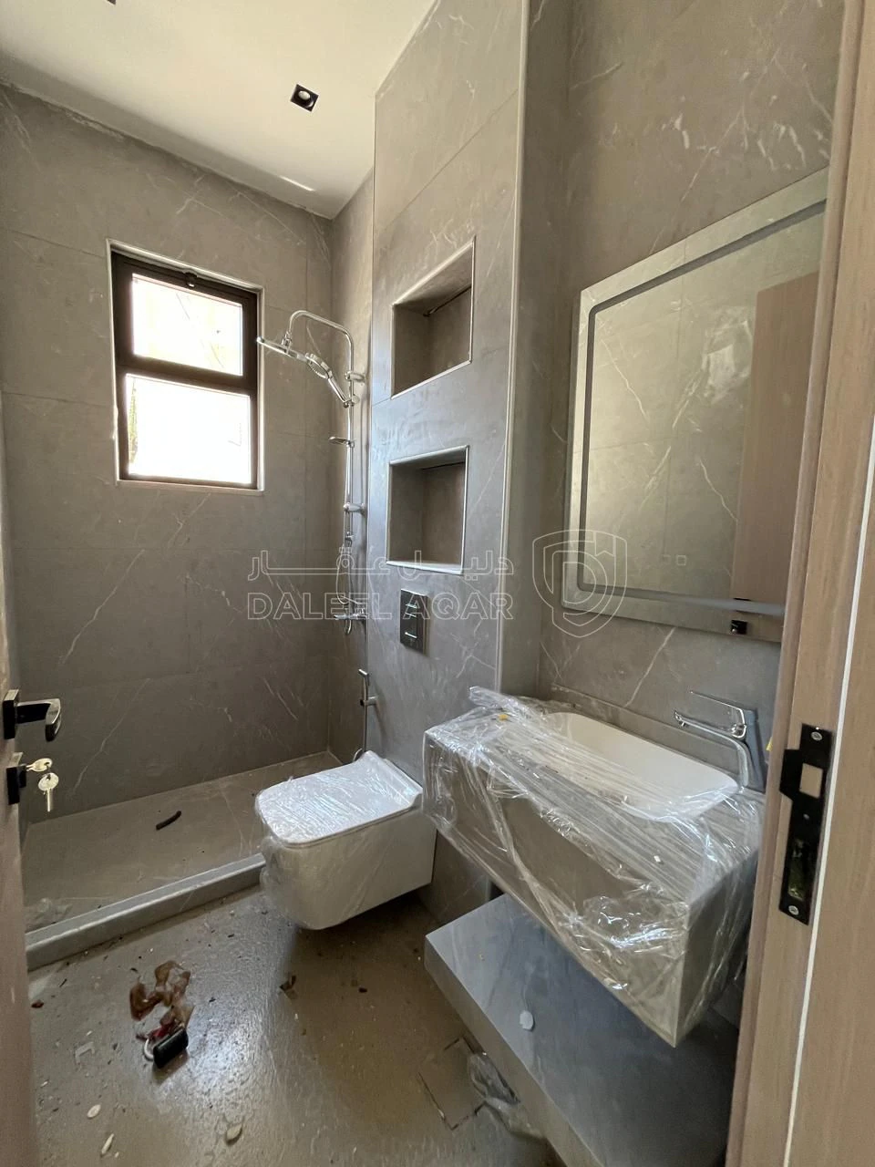 شقة في شقه للبيع ثالث مع روف  في البنيات  - 89,000 دأ - صورة 9