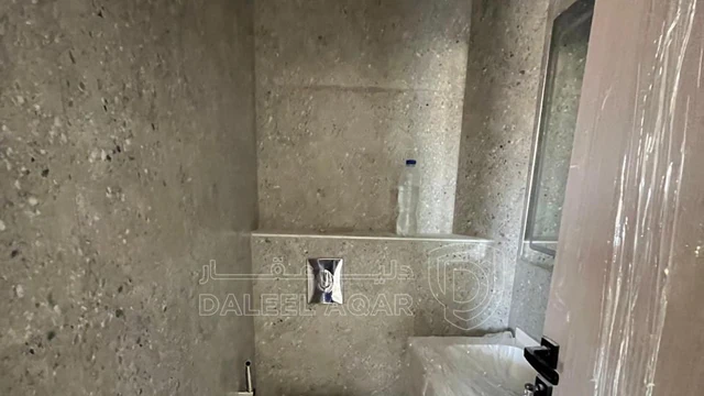 شقة في شقه للبيع ثالث مع روف  في البنيات  - 89,000 دأ - صورة NaN