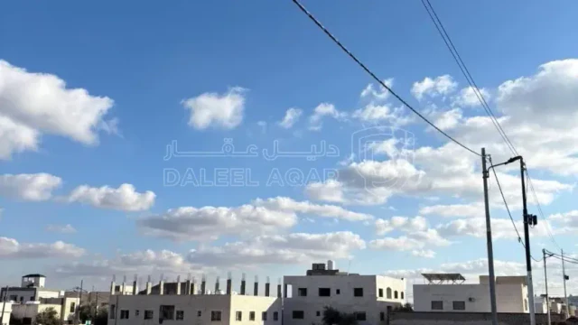 أرض - اربد / الصريح تبعد 3 دقائق فقط عن شارع البترا  - 65000 دأ
