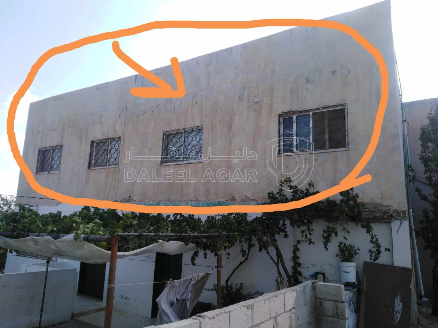 شقة في صخرة الحي الشمالي بالقرب من مسجد المومني - 35,000 دأ - صورة 1