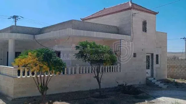 فيلا/منزل في المفرق /مثلث حوشا - 60,000 دأ - صورة 1