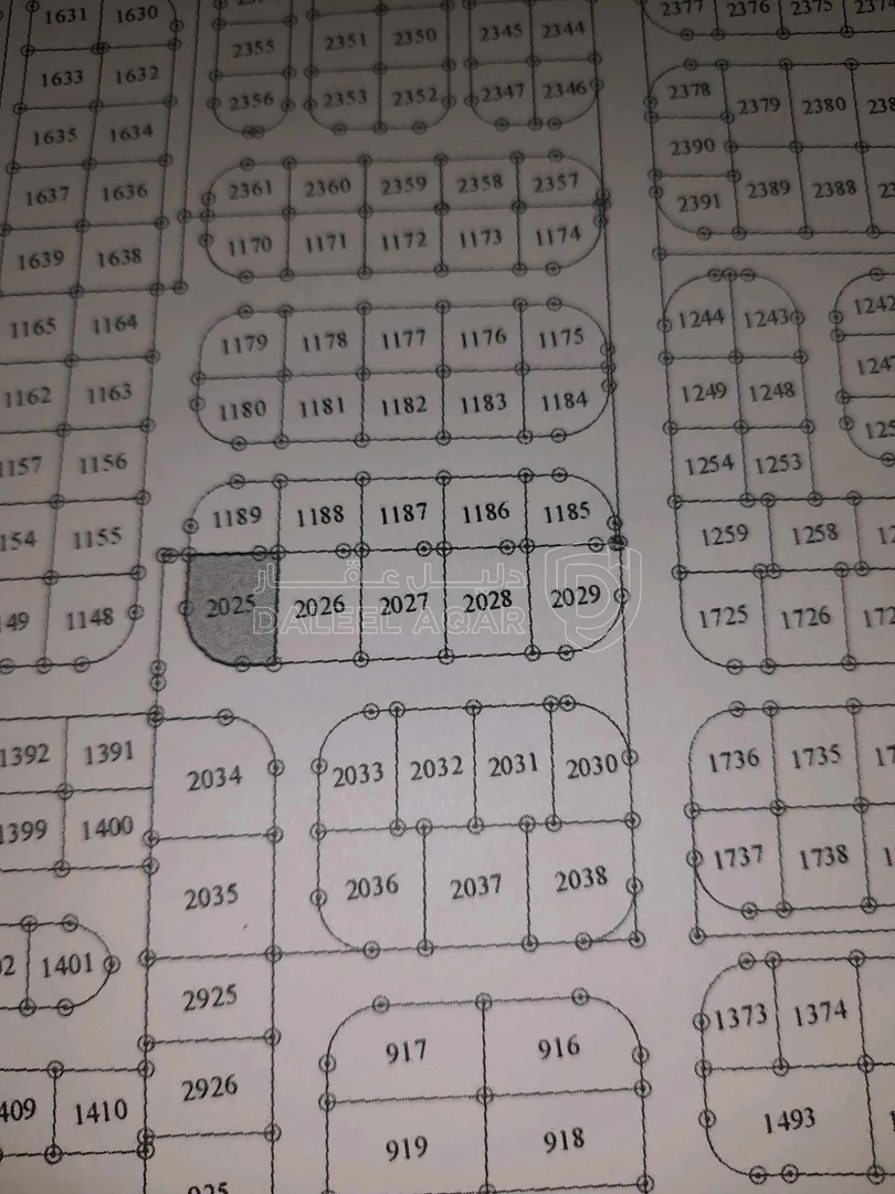 أرض في ضاحية الاميره هية الزرقاء  - 8,000 دأ - صورة 1